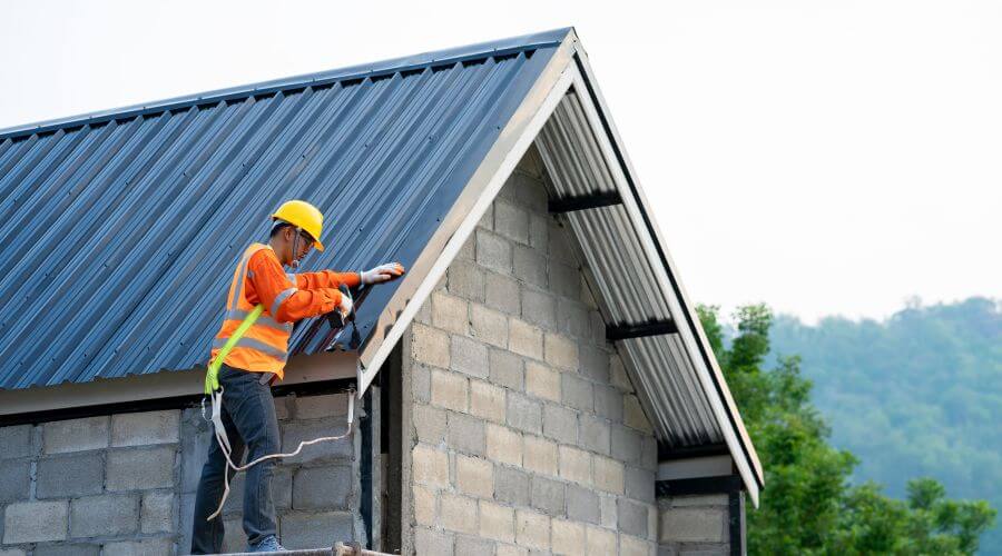 Professional Flat Roofing Installation in South English, IA